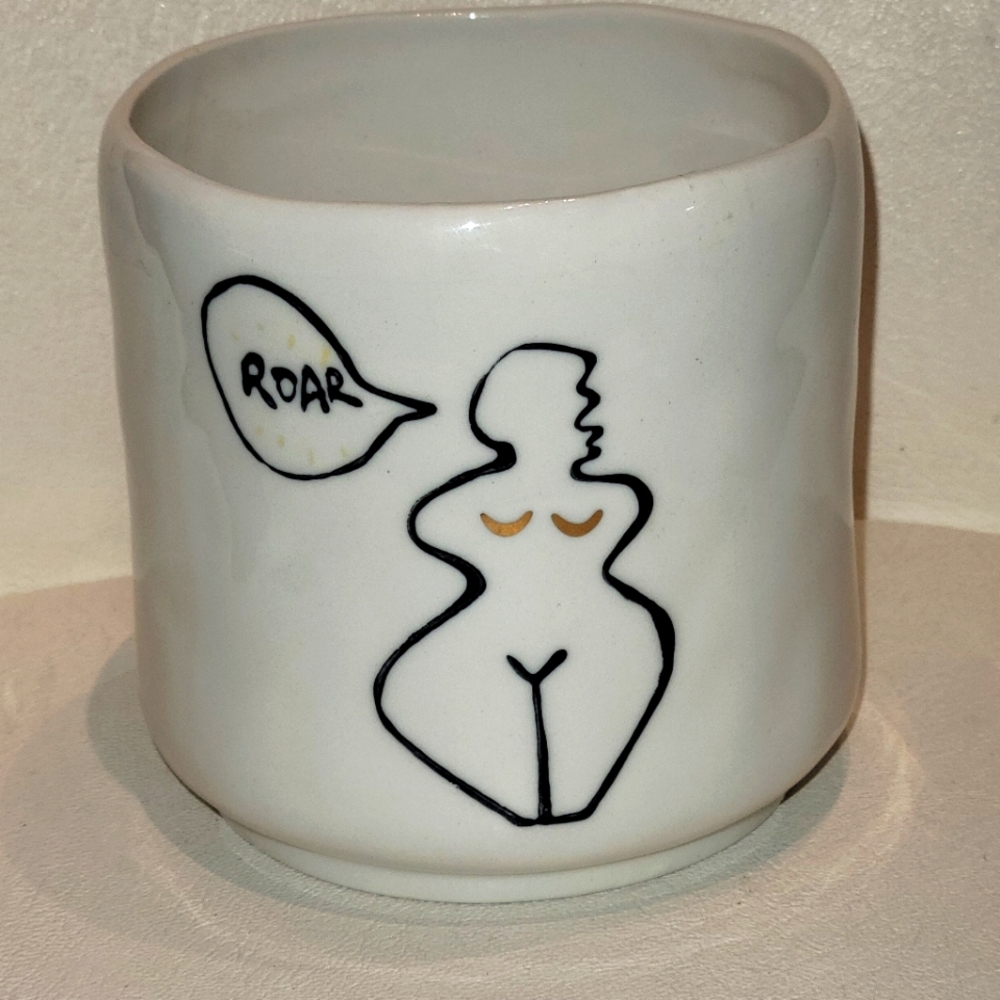 Modern Female roar ceramic glazed planter